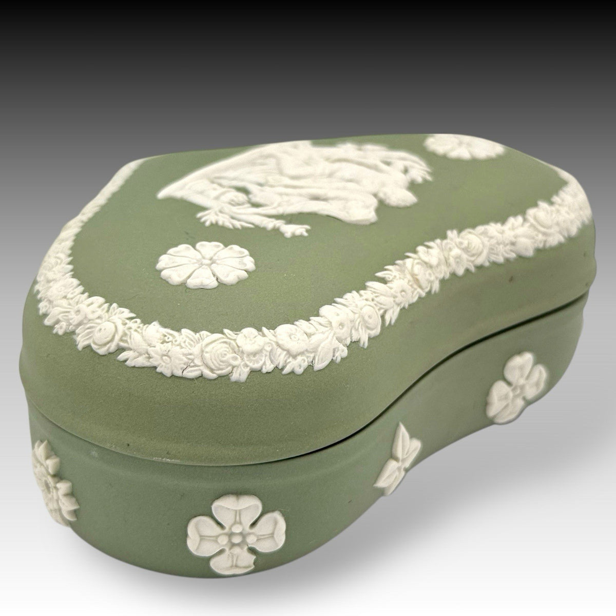WEDGWOOD Jasperware Heart Trinket Box Celadon Green 1960s ENGLAND CLASSIC
