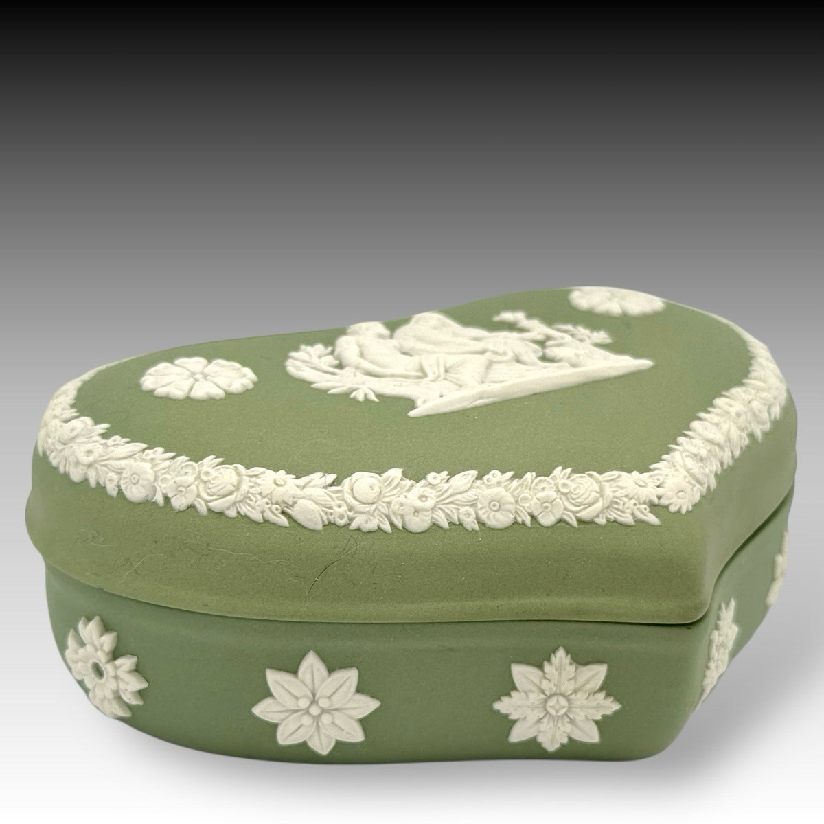 WEDGWOOD Jasperware Heart Trinket Box Celadon Green 1960s ENGLAND CLASSIC