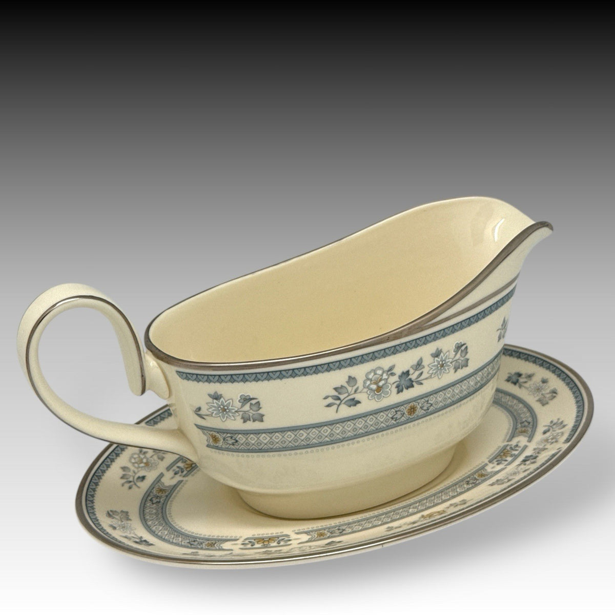 Minton PENROSE Gravy Boat & Underplate FINE BONE CHINA England ROYAL DOULTON '76
