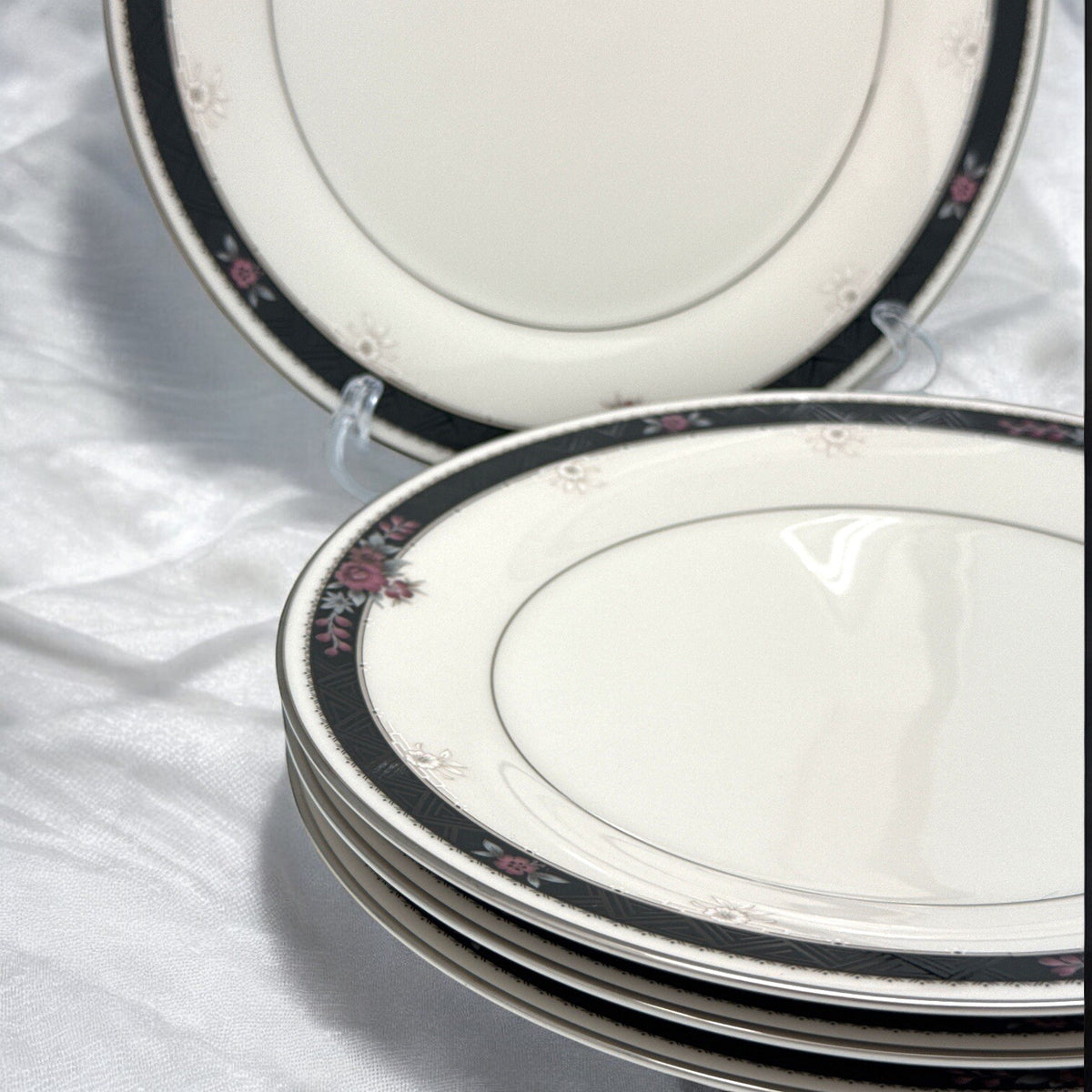 Set of 4 Noritake Ivory China ETIENNE 8 1/2" SALAD PLATES #7260 Japan
