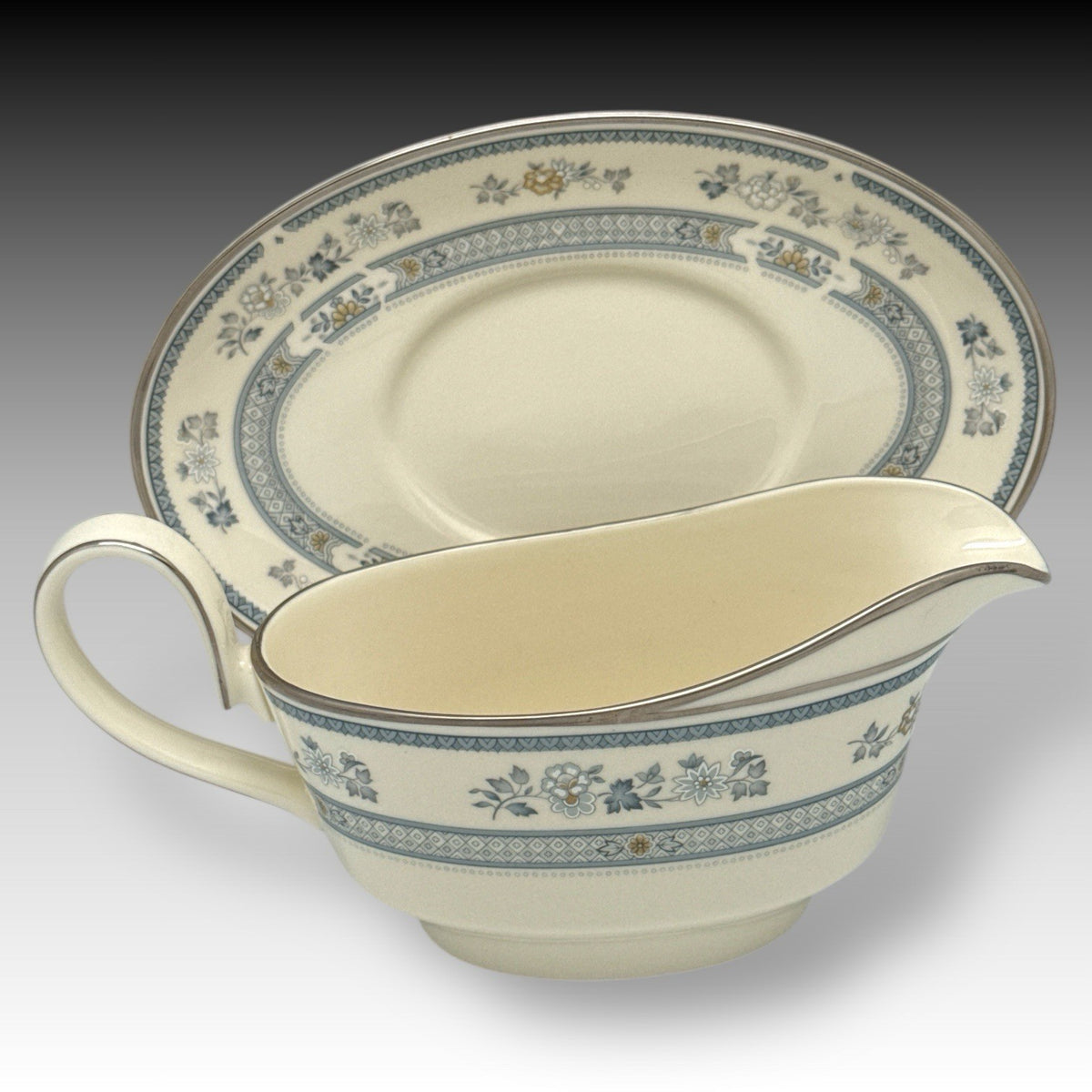 Minton PENROSE Gravy Boat & Underplate FINE BONE CHINA England ROYAL DOULTON '76