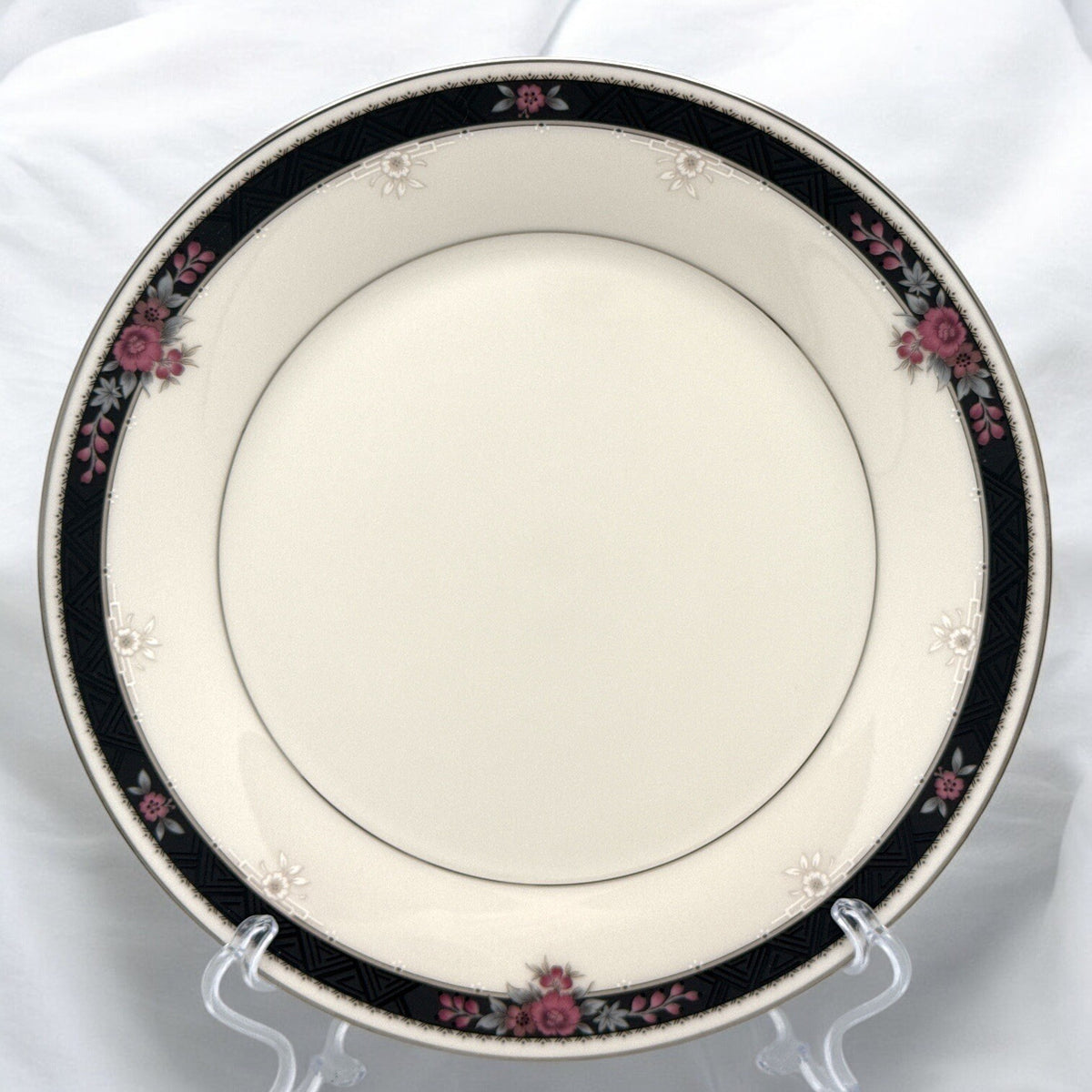 Set of 4 Noritake Ivory China ETIENNE 8 1/2" SALAD PLATES #7260 Japan