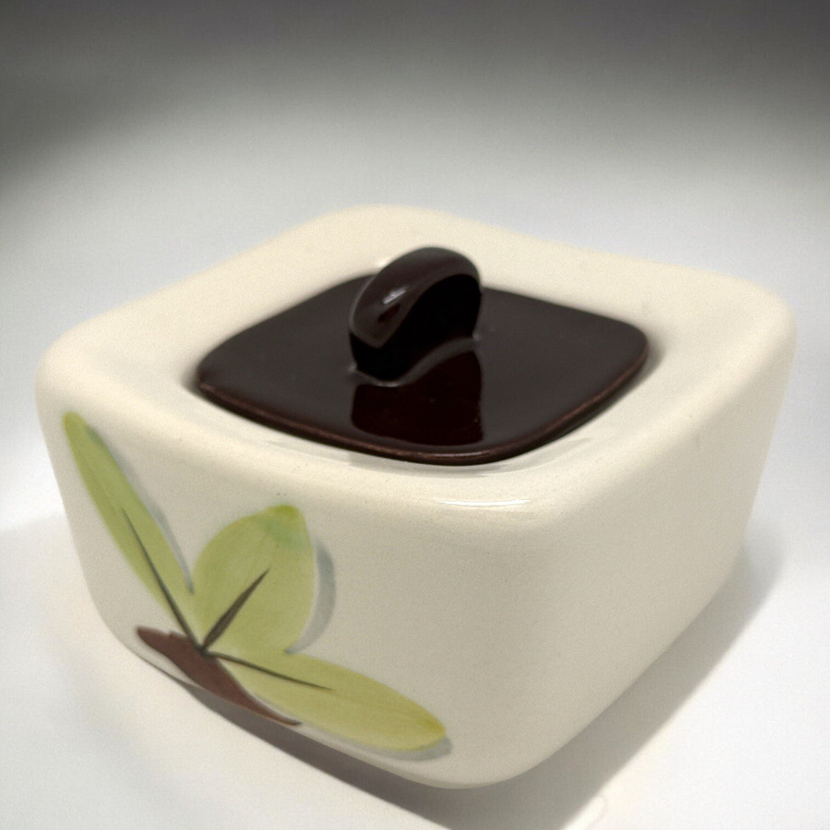 1940s Continental Kilns WOODLEAF Hand Painted CREAMER & Covered SUGAR BOWL USA