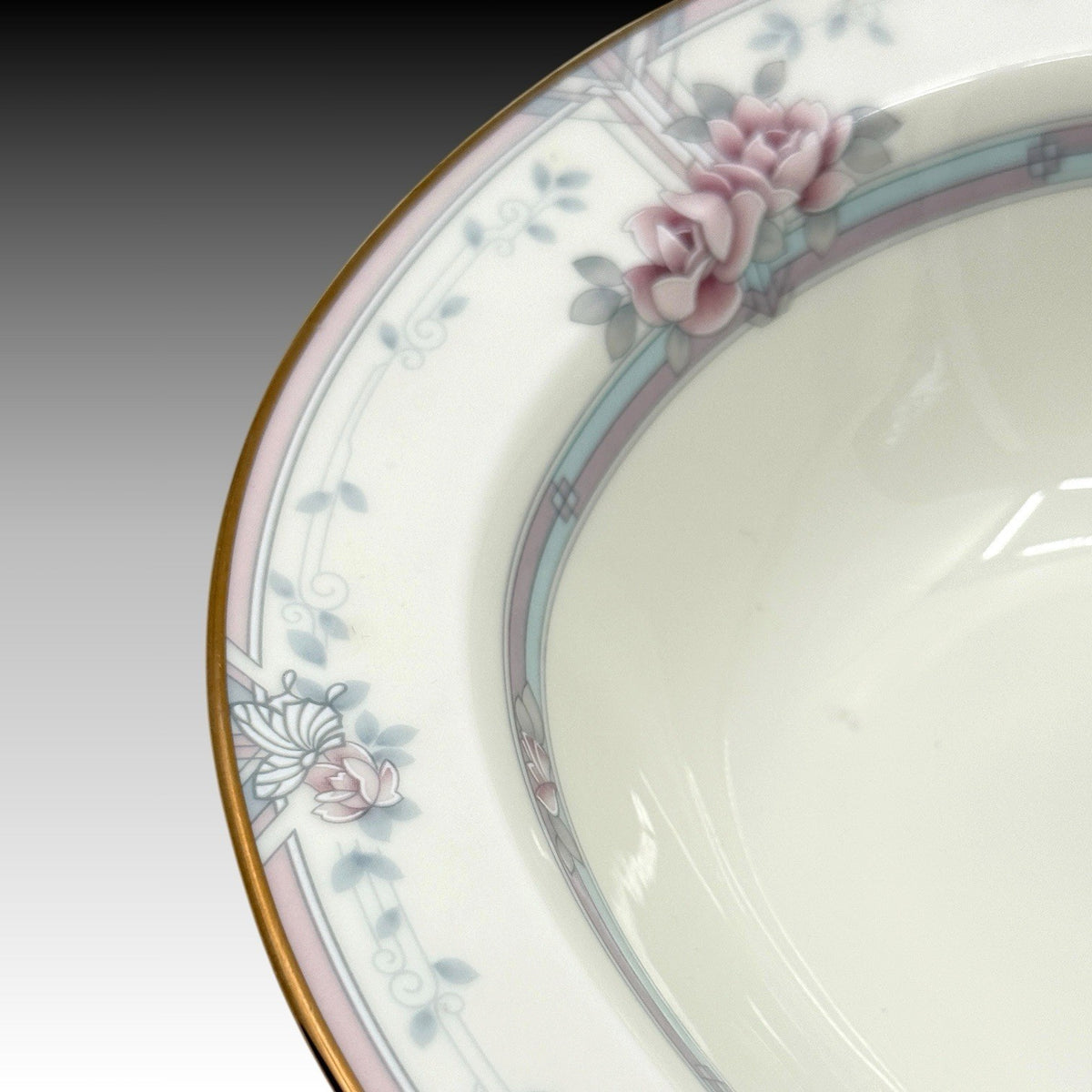 Noritake Magnificence 9736 Bone China Oval Vegetable Serving Bowl Gold Trim 10.5