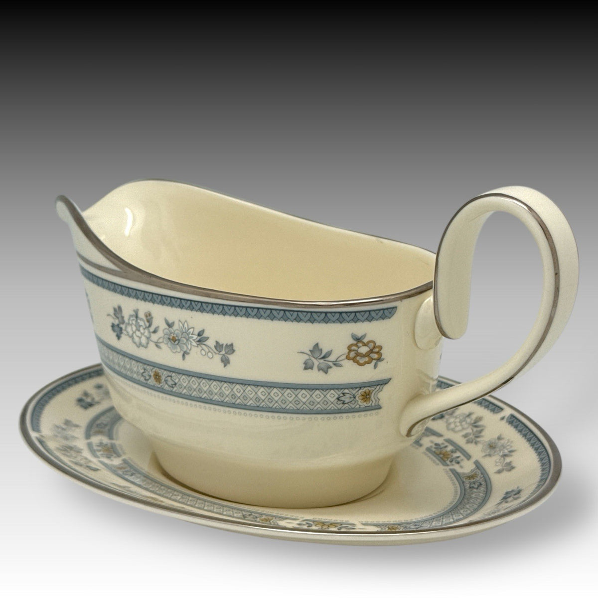 Minton PENROSE Gravy Boat & Underplate FINE BONE CHINA England ROYAL DOULTON '76