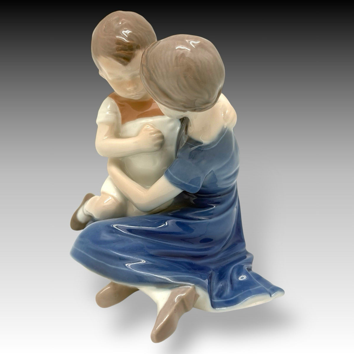 BING & GRØNDAHL Denmark Figurine 1568 Brother & Sister Children 4.5" Blue Dress