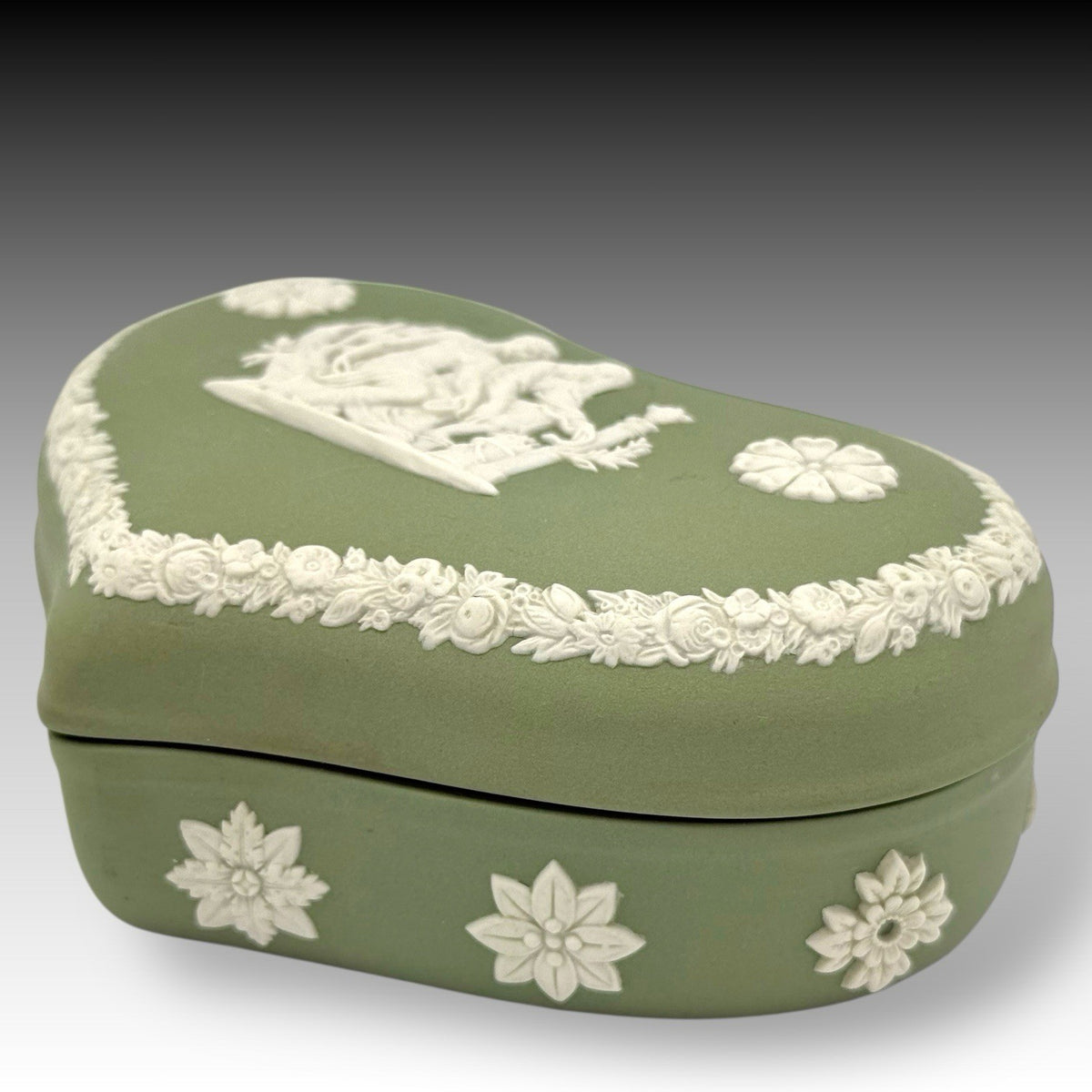 WEDGWOOD Jasperware Heart Trinket Box Celadon Green 1960s ENGLAND CLASSIC