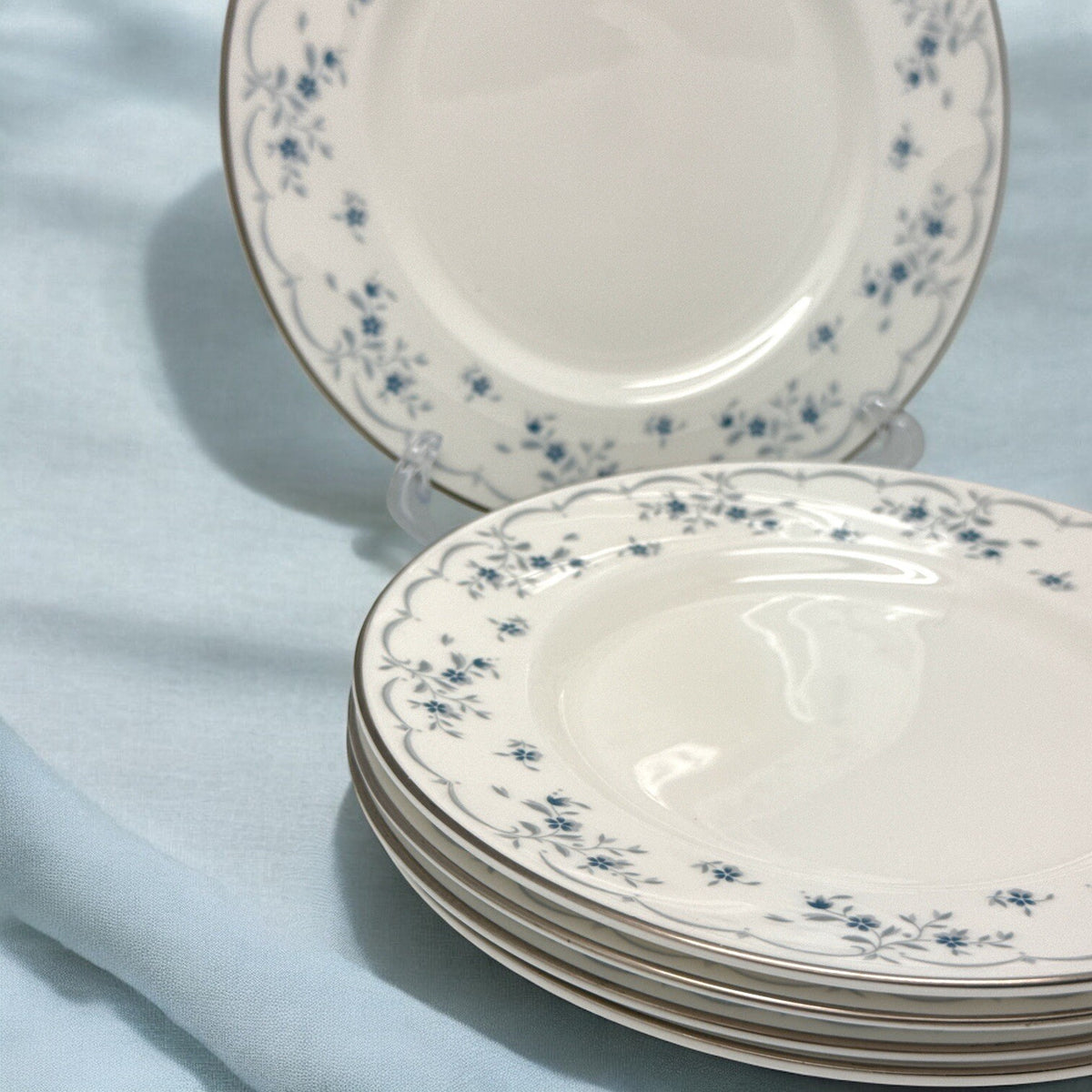 Set of Five 1941-1974 Royal Doulton COTILLION BREAD & Butter PLATES 6.5” England