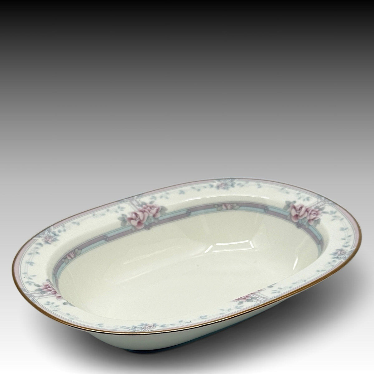 Noritake Magnificence 9736 Bone China Oval Vegetable Serving Bowl Gold Trim 10.5