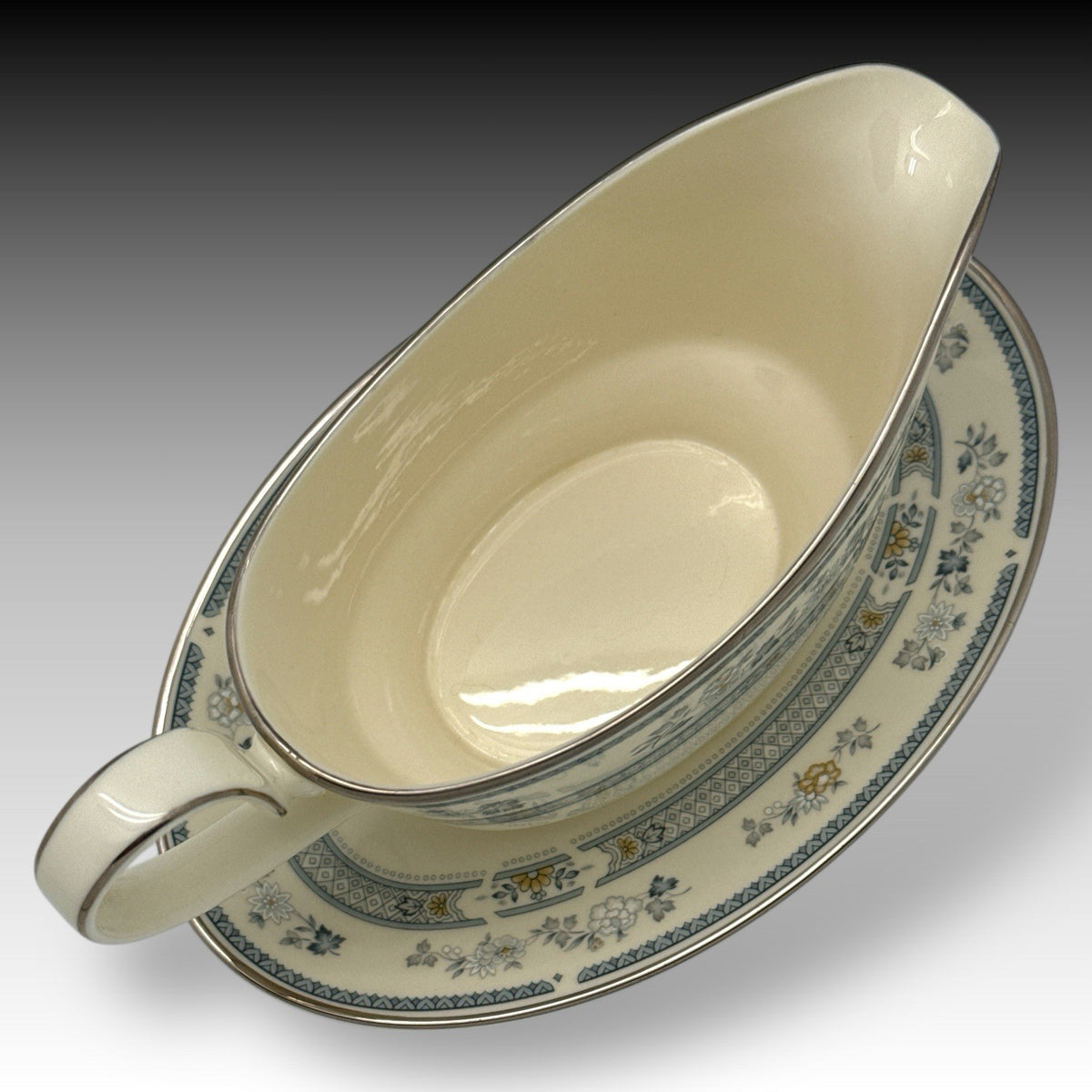 Minton PENROSE Gravy Boat & Underplate FINE BONE CHINA England ROYAL DOULTON '76