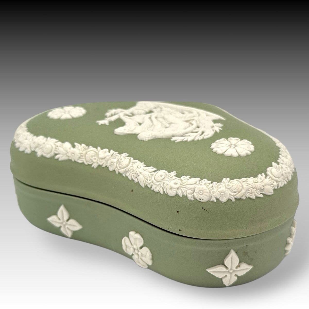 WEDGWOOD Jasperware Heart Trinket Box Celadon Green 1960s ENGLAND CLASSIC