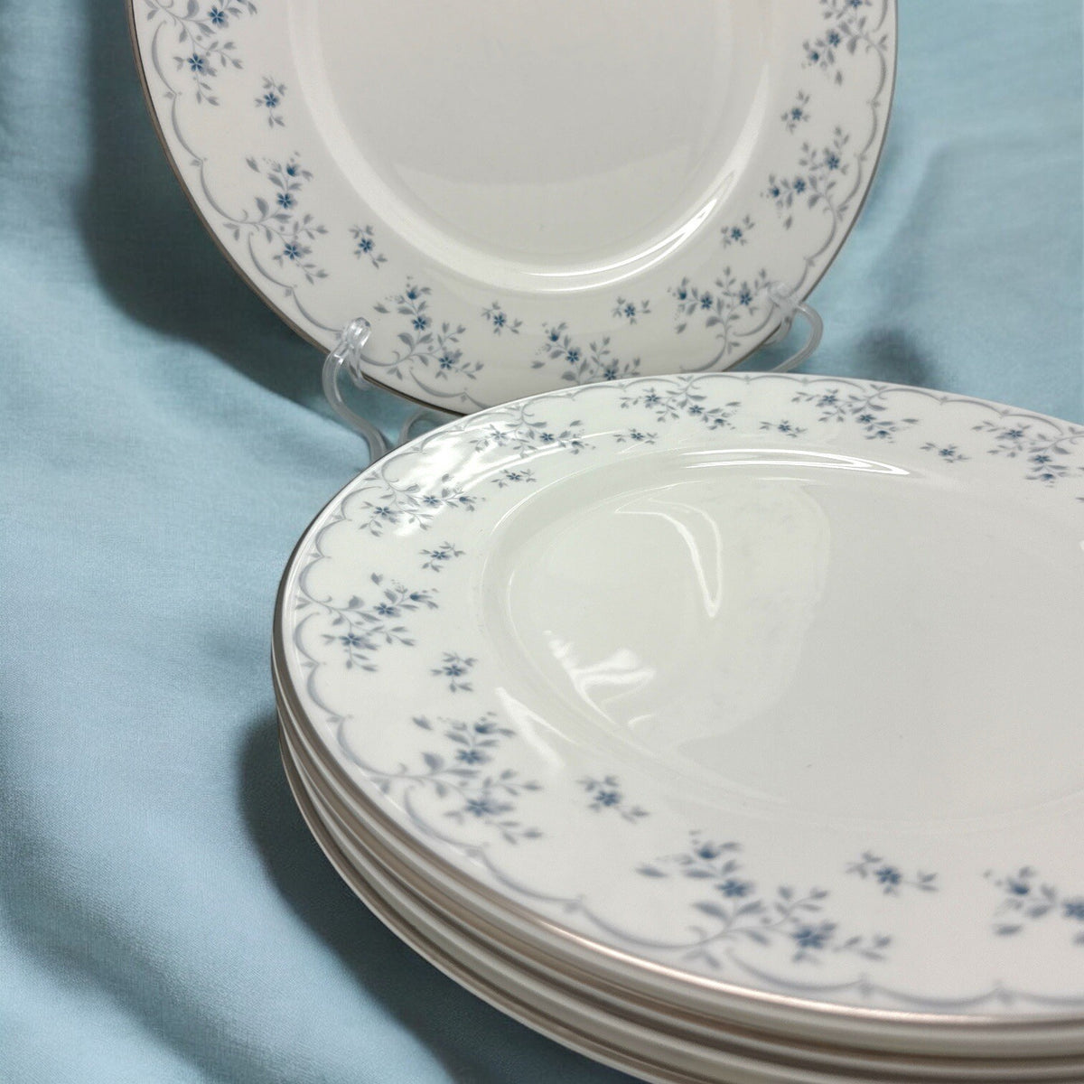 Set of Five 1941-1974 Royal Doulton COTILLION DINNER PLATES 10.75” England