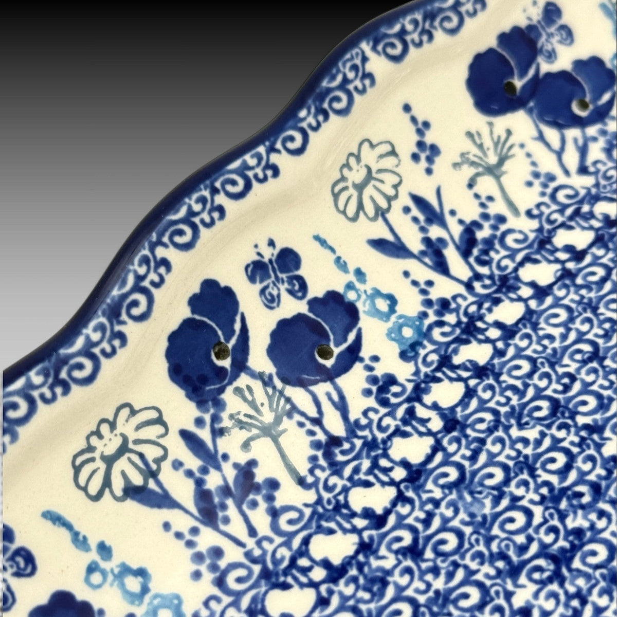 Evening Poppy scalloped oval tray view 3