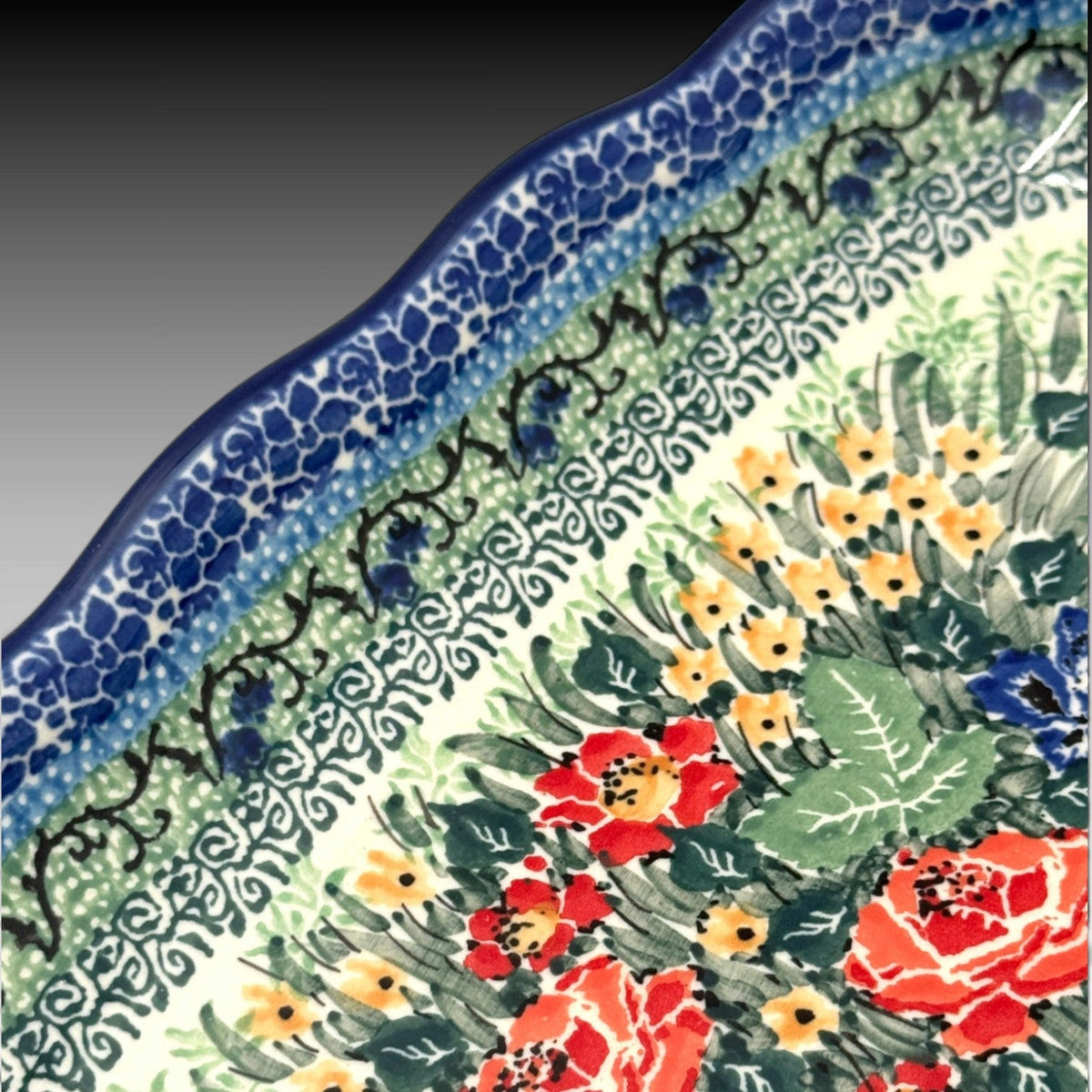 Splendid Meadow scalloped oval tray view 3