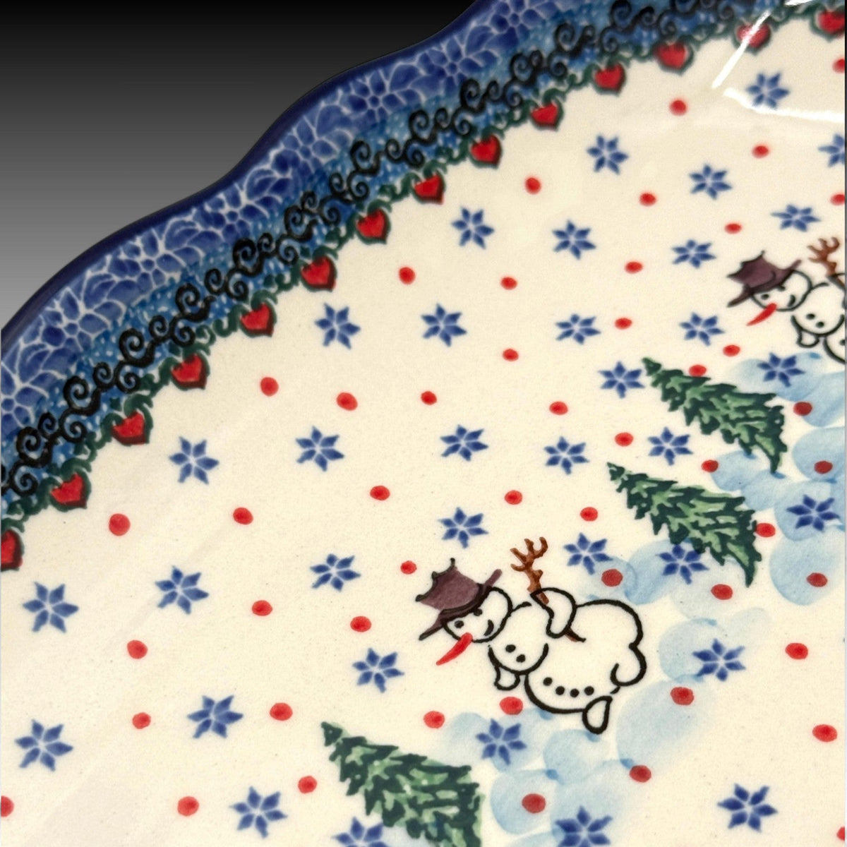 Dancing Snowman scalloped oval tray view 3