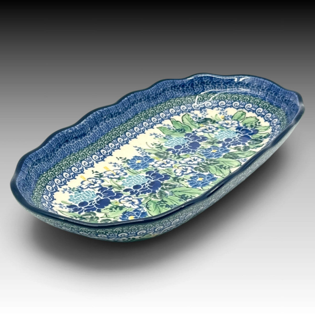 Country Blossoms scalloped oval tray view 1