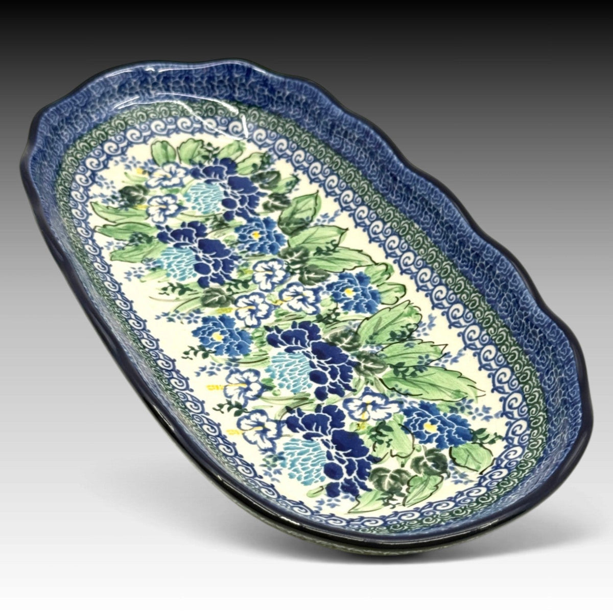 Country Blossoms scalloped oval tray view 2