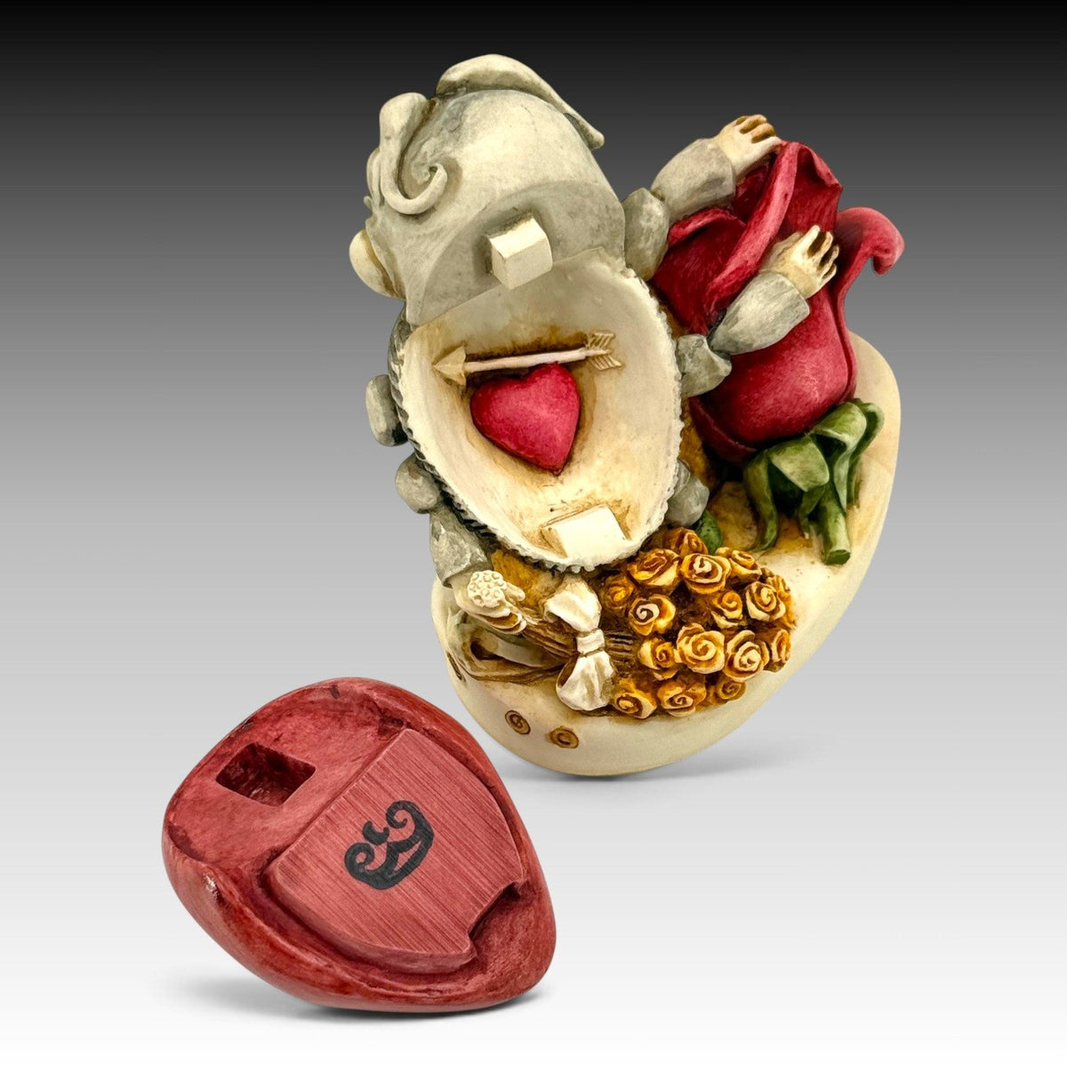 Harmony Kingdom Byron's Lonely Hearts Club RW99LB Royal Watch 1999