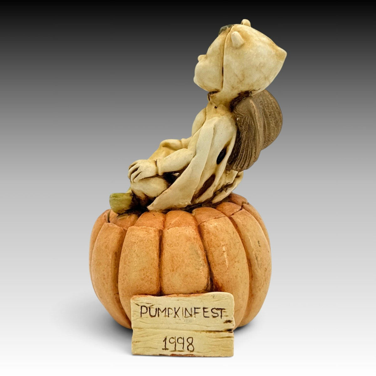 Harmony Kingdom Pumpkinfest TJEVPU98 1998 Event Box Figurine Archive