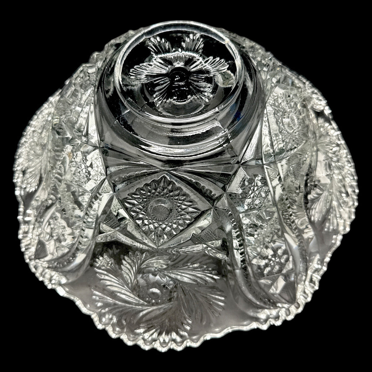 LE Smith Buttons and Daisy 15” Punch Bowl Set - 12 4.5 oz Cups & Glass Ladle