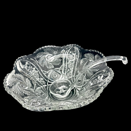 LE Smith Buttons and Daisy 15” Punch Bowl Set - 12 4.5 oz Cups & Glass Ladle